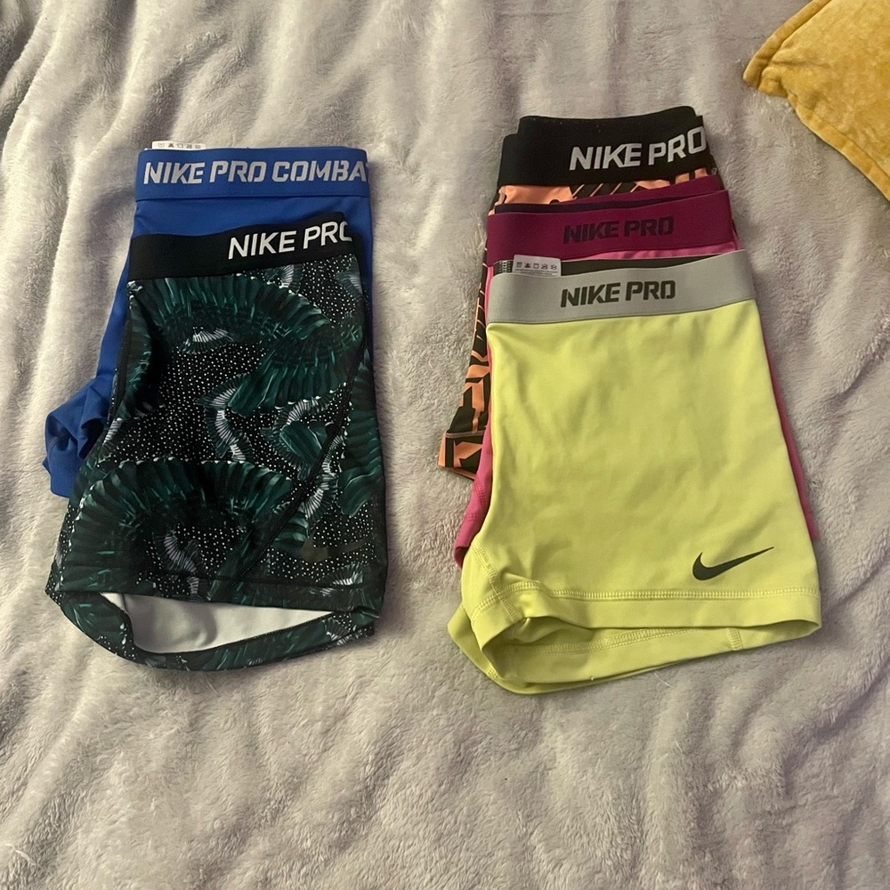 Nike Pro bundle.